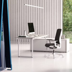 scrivania BE1 con gamba in metallo